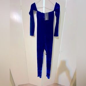 Show stopper! Velvet off the shoulders.  Own the black one , many compliments